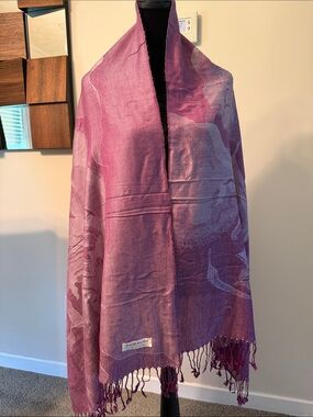 pashmina Plum Gradient Shawl with Subtle Floral Motif